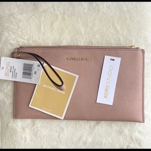 Michael Kors LG Zip Leather Clutch